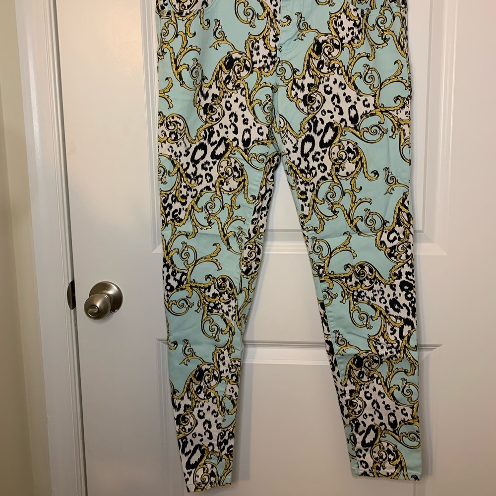 Celebrity Pink Junior’s Pants